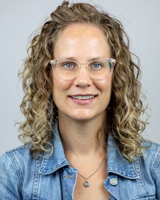 Dr Lyndsay MacKay Dr Lyndsay MacKay
